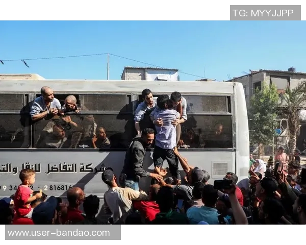 浴火重生的希望巴勒斯坦球队在加沙废墟中展开五人制足球赛